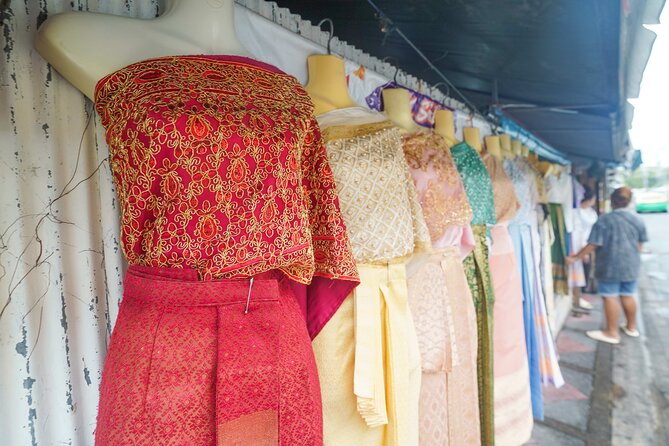Bangkok Wat Pho and Flower Market Historical Walking Tour - Breakfast with Hainan chicken rice or Thai noodles
