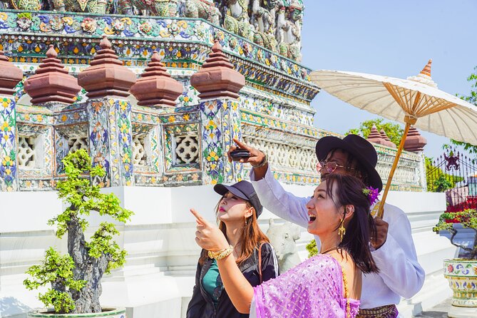 Bangkok Wat Pho and Flower Market Historical Walking Tour - Lunch near Tha Tien and a blue butterfly pea latte