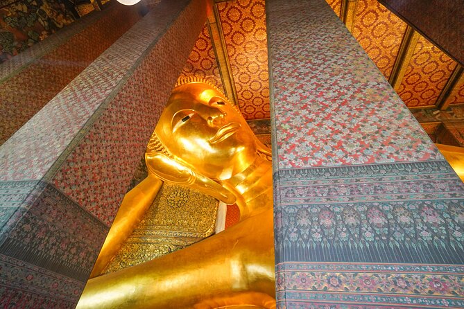 Bangkok Wat Pho and Flower Market Historical Walking Tour - Meeting near Itsaraphap Station at 9:30