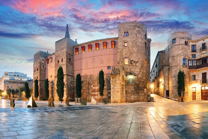 Barcelona 1.5h Private Old Town, Gothic & Ramblas Walking Tour - Plaça Reial and the move toward Modernisme