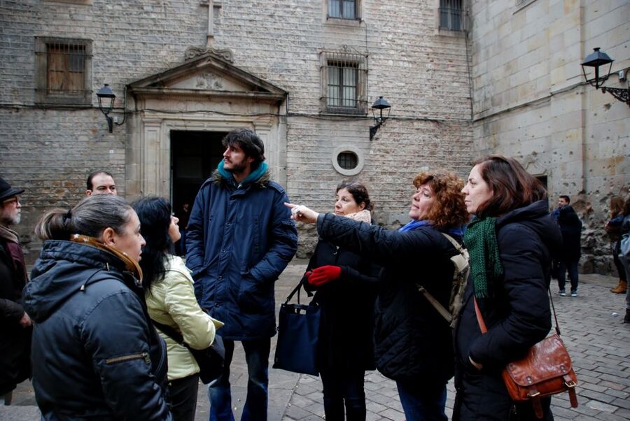 Barcelona: 3-Hour Esoteric, Spiritual & Historical Tour - Sandra Burela’s style and the small-group advantage