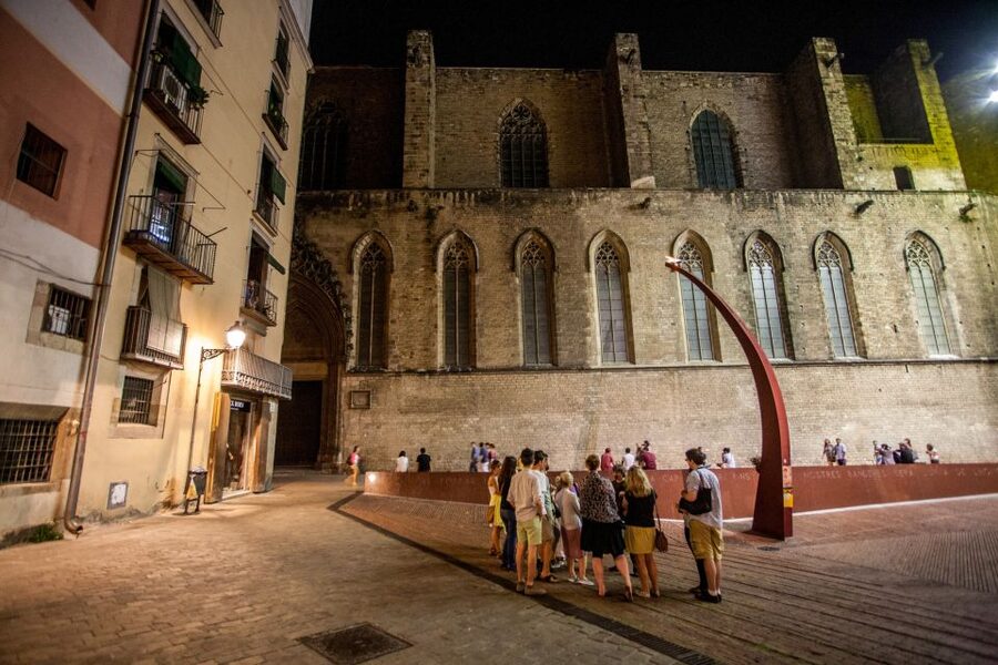 Barcelona: Dark History Night Walking Tour - Key points to know before you go