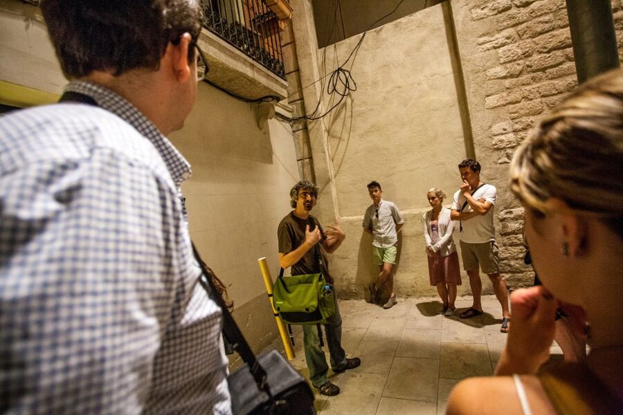Barcelona: Dark History Night Walking Tour - El Born and La Ribera after sunset