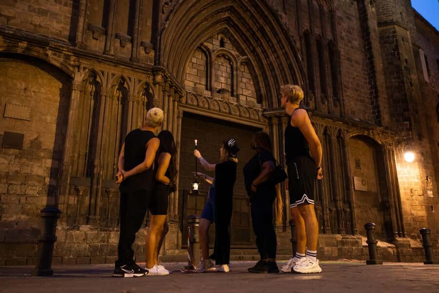 Barcelona: Gothic Quarter Tour Dark History & Ghosts Tour - La Rambla and the Liceu: grand streets, grim tales