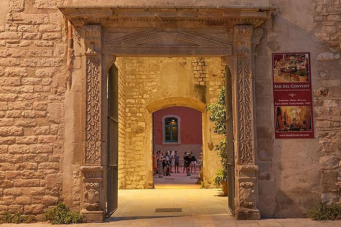 Barcelona's Dark History Night Tour - Medieval punishments, executions, and public spectacle
