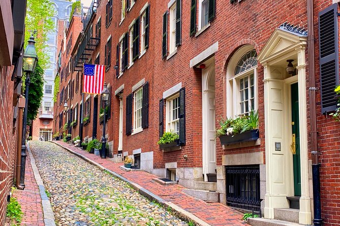 Beacon Hill Boston History + Photo Walking Tour (SMALL Group) - The Massachusetts State House and Boston’s civic story