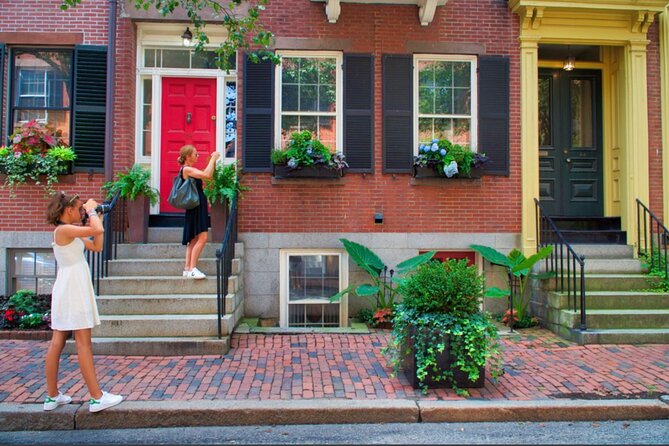 Beacon Hill Boston History + Photo Walking Tour (SMALL Group) - Boston’s oldest public park and America’s first botanical garden