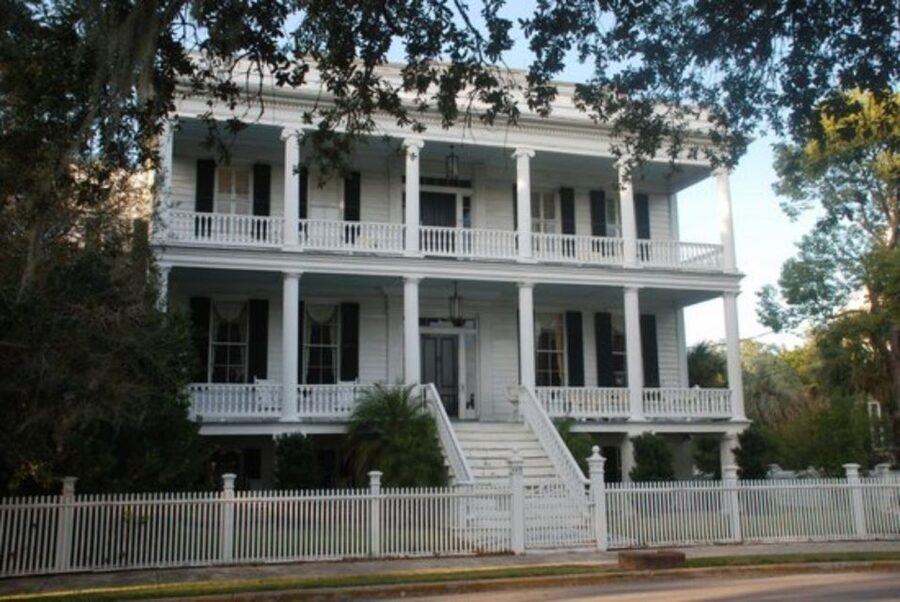 Beaufort: Local History and Film Sites Tour by golf cart - Who should take this tour?