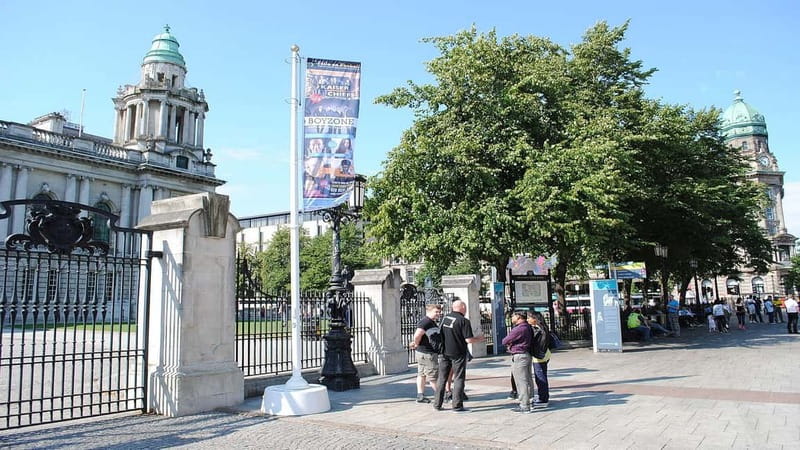Belfast: Best of Belfast History, Culture & Art Walking Tour - The historic Entries and overlooked lanes