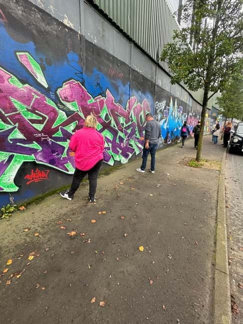 Belfast: Peacewall and Political History Black Taxi Cab Tour - The Shankill Road and the unionist story