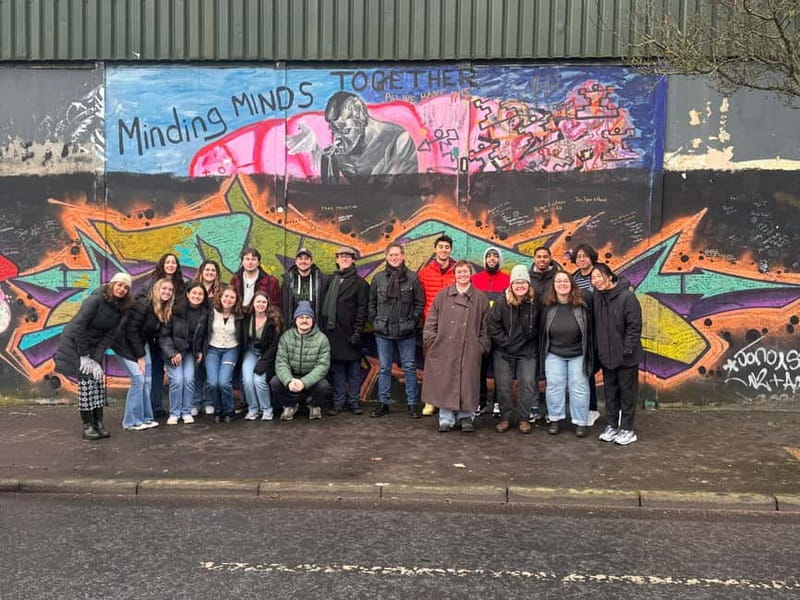 Belfast: Peacewall and Political History Black Taxi Cab Tour - Crumlin Road Gaol and the route through conflict