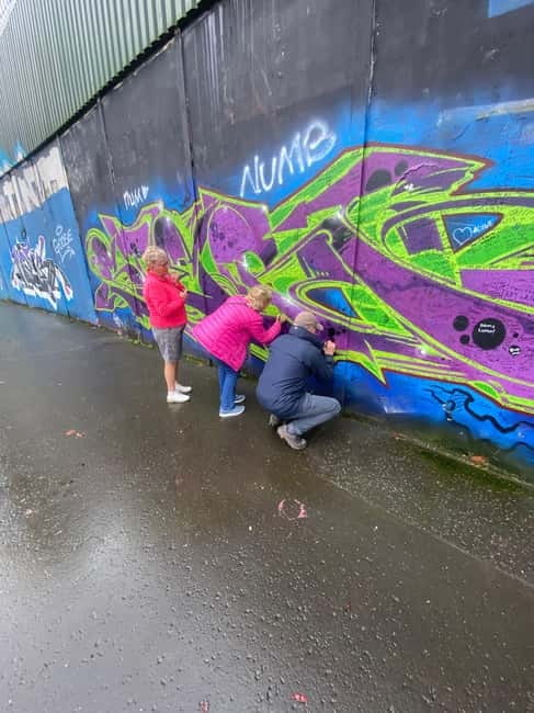 Belfast: Peacewall and Political History Black Taxi Cab Tour - Timing, comfort, and practical details