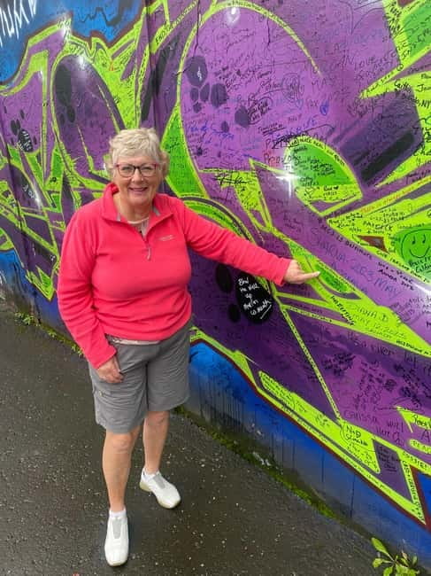 Belfast: Peacewall and Political History Black Taxi Cab Tour - Is $67 a fair price?