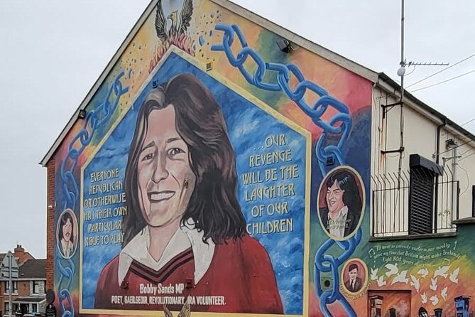 Belfast Political/history/troubles private taxi/cab tour - From the city center to Falls Road