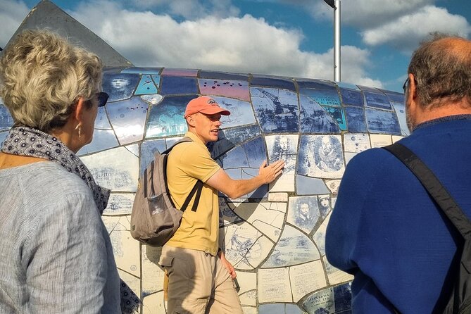 Belfast Walking Tour: City Centre History, Troubles & Stories - Peace, resilience, and the final sculptures