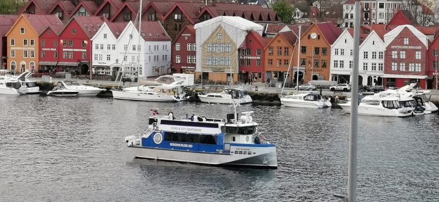 Bergen: Sightseeing Cruise of Bergen's Historic Landmarks - U-Boot Bunker Bruno, a concrete wartime reminder