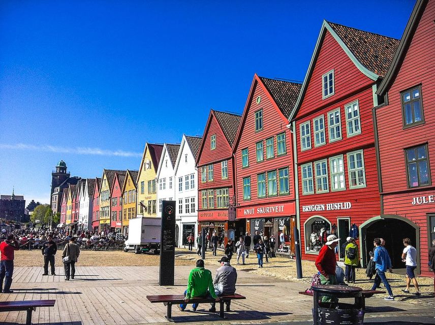 Bergen: Sightseeing Cruise of Bergen's Historic Landmarks - Nordnes Sjøbad and the return to central Bergen