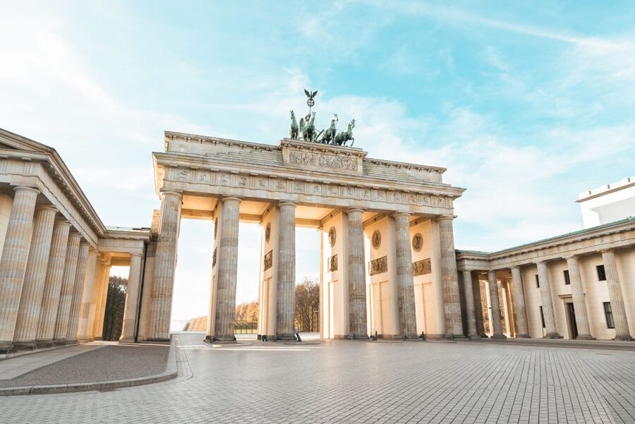 Berlin: 1-Hour Guided Tour of the Historic Center - Pariser Platz and the formal face of Berlin