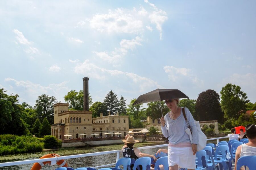 Berlin: 3-Hour World Heritage Cruise to Potsdam - Glienicke Bridge and Babelsberg Palace