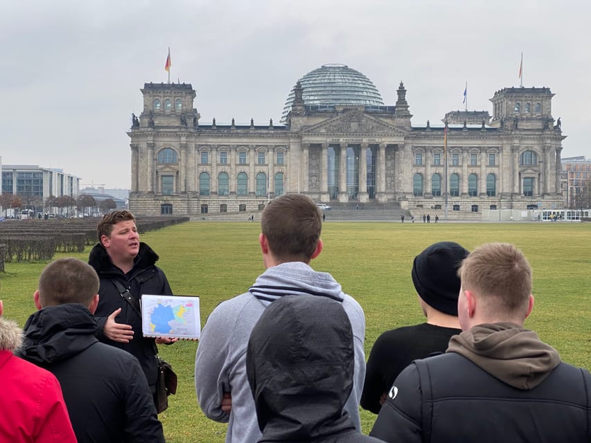 Berlin Battlefield Tour - Operation Berlin 1945 - The Reichstag and the disputed flag-raising story