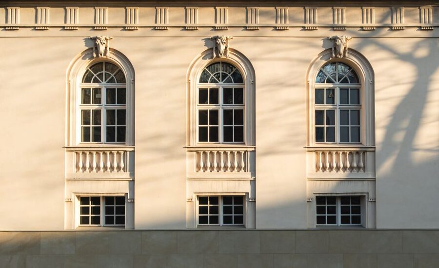 Berlin: Berlin Charité Guided History Tour - Starting at the Charité Tower