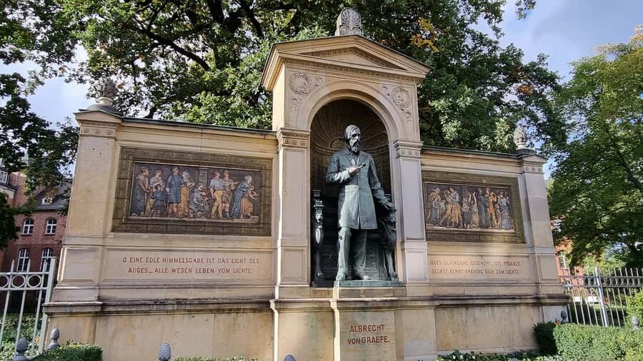 Berlin: Charité Hospital Walking Tour of Medical History - Robert Koch, Rudolf Virchow, and the People Behind the Names