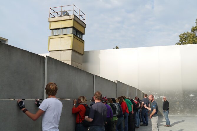Berlin: Guided Bike tour of the Berlin Wall and Third Reich - Invalidenfriedhof and escape routes beside the old border