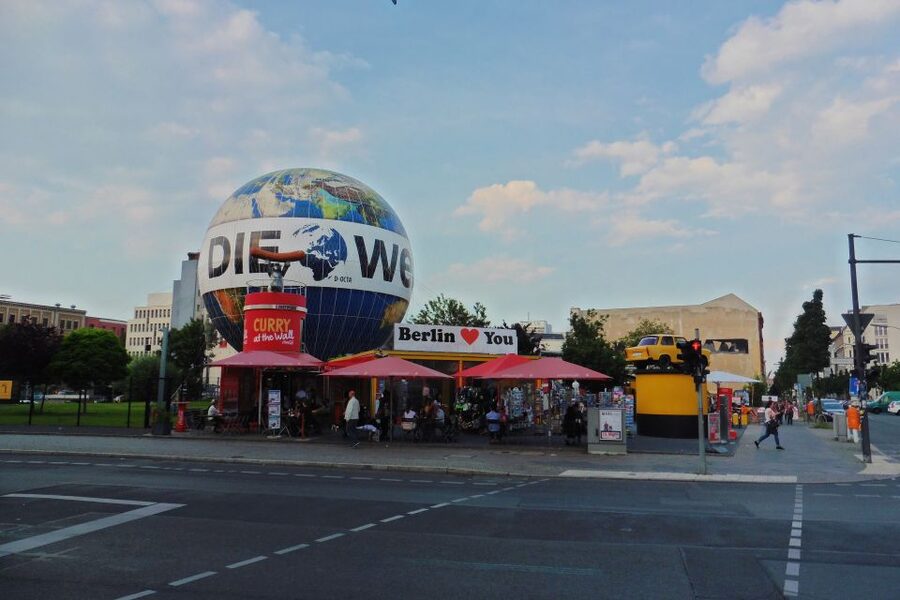 Berlin: Historical Sights & Berlin Wall Tour with a Berliner - What a Berliner guide adds to the history
