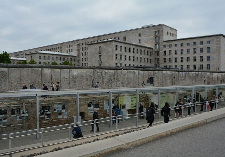 Berlin: Historical Sights & Berlin Wall Tour with a Berliner - Should you book it?