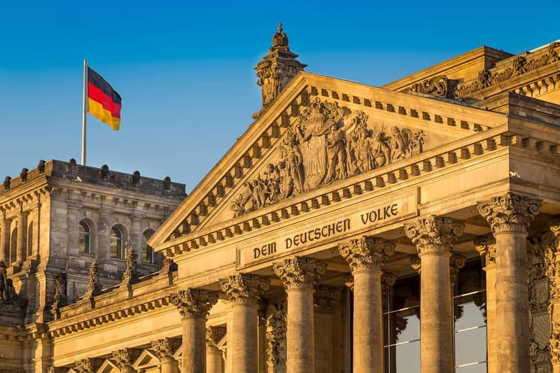 Berlin: History of the Third Reich Guided Walking Tour - Meeting at Brandenburg Gate