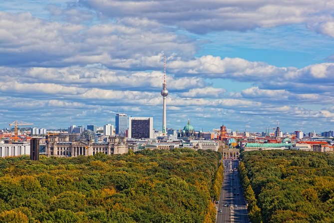 Berlin History Walking Tour with a French-Speaking Guide - Starting at Potsdamer Platz and the Sony Center