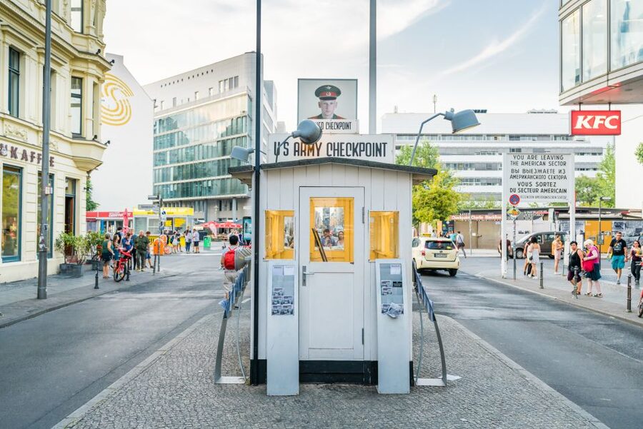 Berlin: Third Reich & Cold War Guided Walking Tour - Detlev-Rohwedder-Haus and the machinery of power