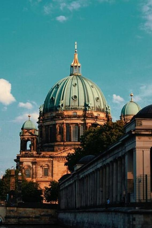 Berlin: Third Reich & Cold War Walking Tour - What private guiding changes