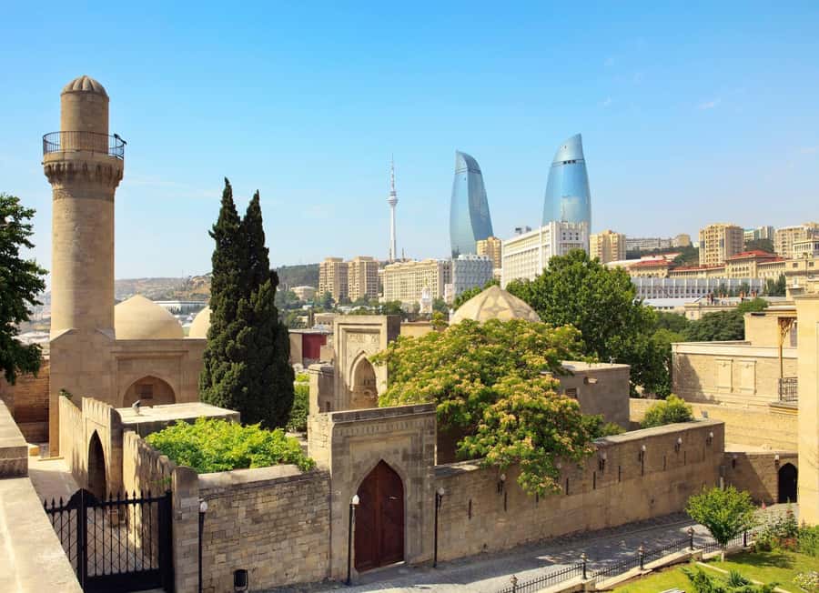 Best of Baku: 4-Hour City Tour Historic and Modern Landmarks - Caravanserais, gates, and old Baku details