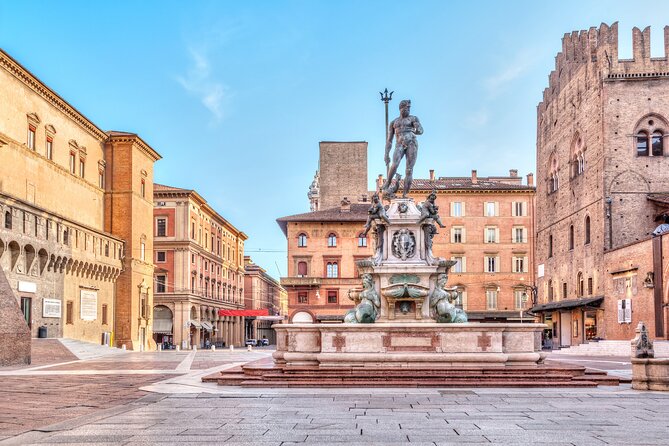 Best of Bologna in one day : Food, architecture, art and history - The Archiginnasio and the old university