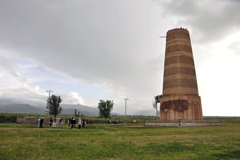 Bishkek: Ancient Burana Tower and Konorchek Canyons Day Trip - Konorchek Canyons: red rock and a little scrambling