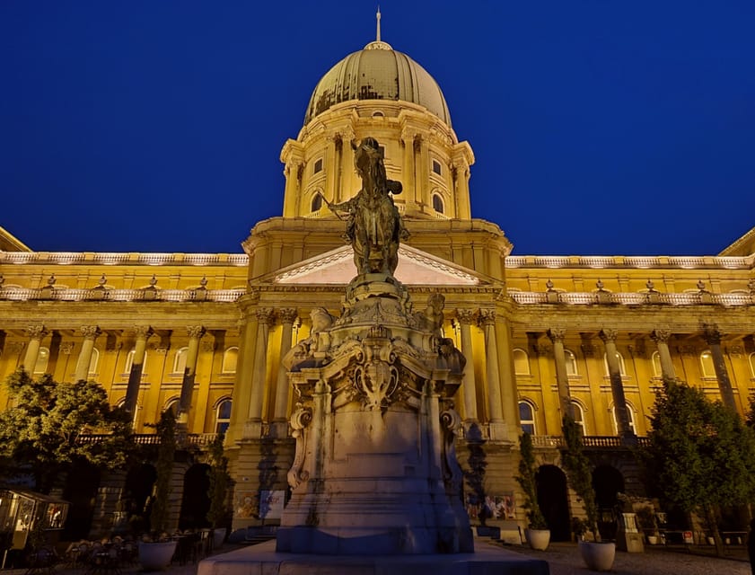 BloodThirsty Hungary: Walking tour & Dark Historical Stories - How to prepare for the evening