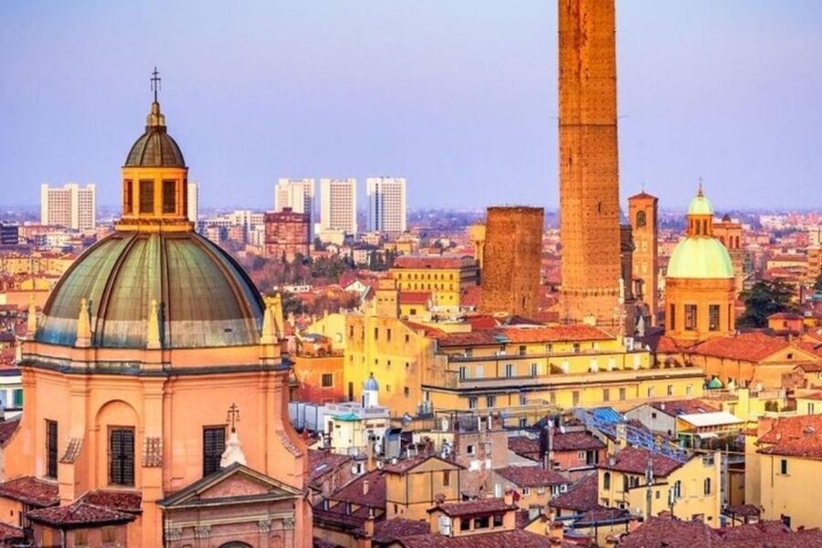 Bologna : Historic Center Walking Tour - Piazza Santo Stefano and its elegant setting