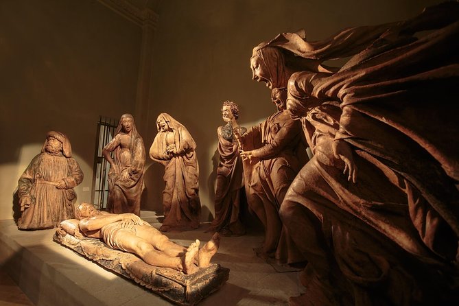 Bologna historical art walking tour with hidden gems and tastings - Palazzo d’Accursio, from public power to private rooms