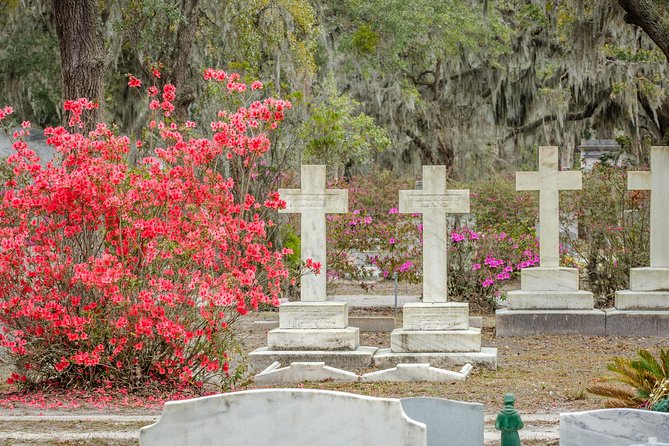 Bonaventure Cemetery & Wormsloe State Historic Site Tour - Lunch gives the schedule a welcome break