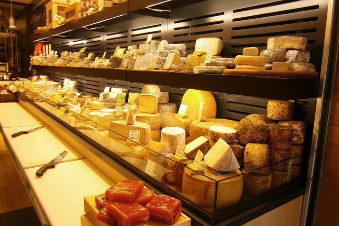 Bordeaux Historic and Gourmet Food Walking Tour - The pace, group size, and practical side