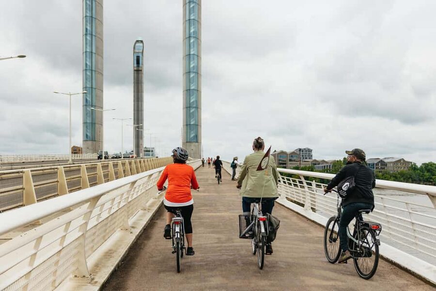 Bordeaux: Historic Center & Chartrons District Bike Tour - Key points at a glance