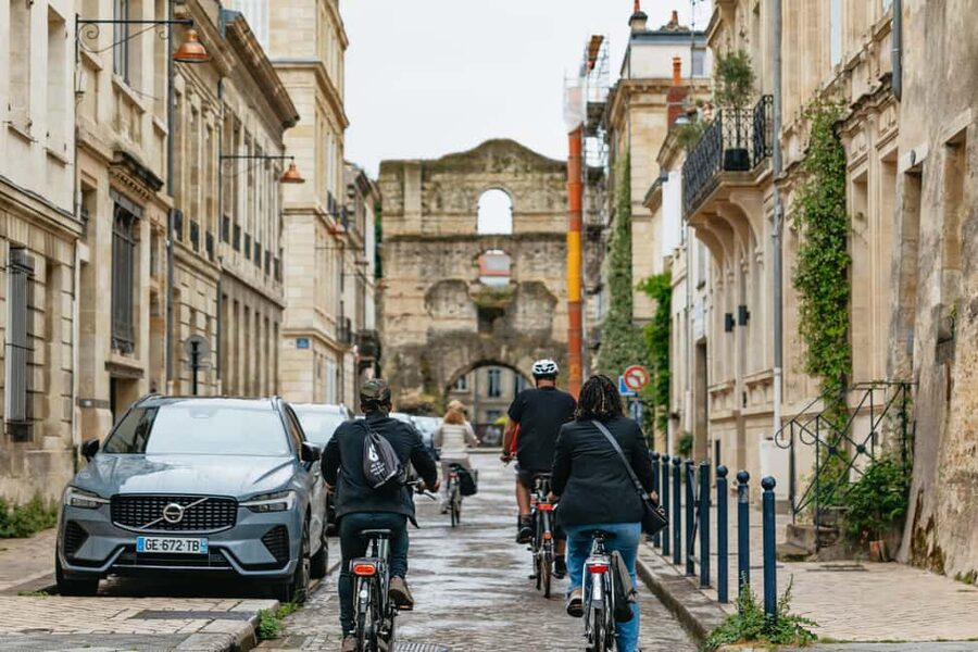 Bordeaux: Historic Center & Chartrons District Bike Tour - The Chaban-Delmas bridge and a changing city
