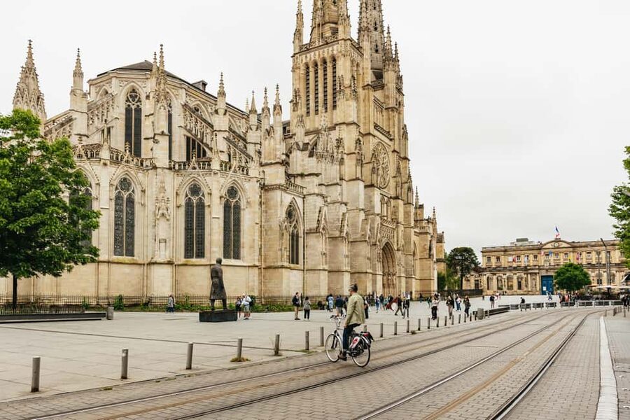 Bordeaux: Historic Center & Chartrons District Bike Tour - Is $42 a fair price?