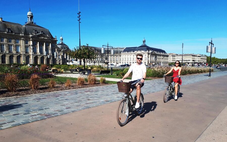 Bordeaux: Top Landmarks & Historic Bike Tour - The grand center: Quinconces, the Golden Triangle, and City Hall