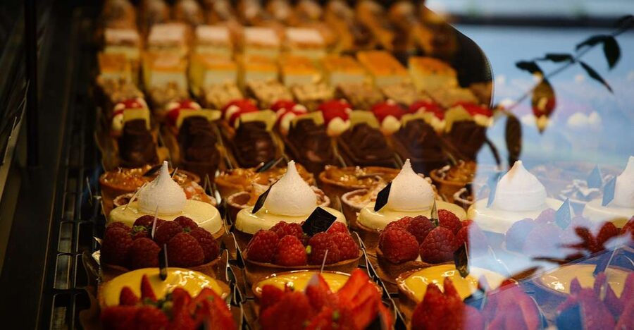 Bordeaux: Walking Tour of the City's Best Bakeries - Why pastries are a smart way to see Bordeaux
