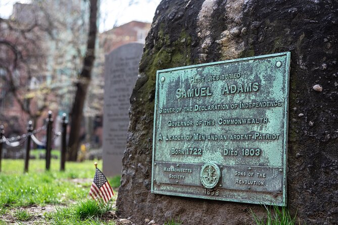 Boston Food & History: Pizza, North End & Freedom Trail - Ending in the Public Garden