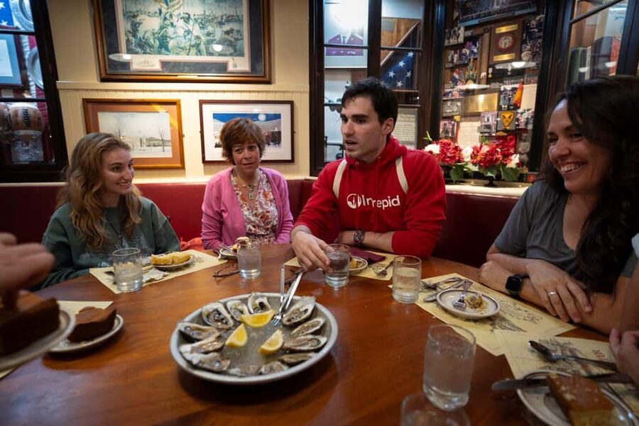 Boston: Guided Seafood Tasting and History Tour - Tasting Boston, one seafood stop at a time
