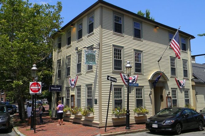 Boston Historic Taverns Tour with Tastings and Ferry - A drink at Warren Tavern
