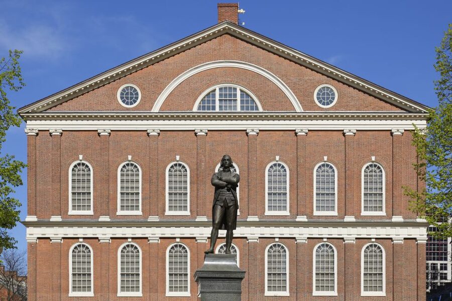Boston: History Pub Crawl Tour Along the Freedom Trail - What happens at each pub stop